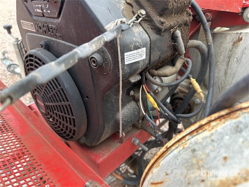 Bugnot BVN56 Tow-Behind Broyeur A Branche Wood Chipper Flishuggar
