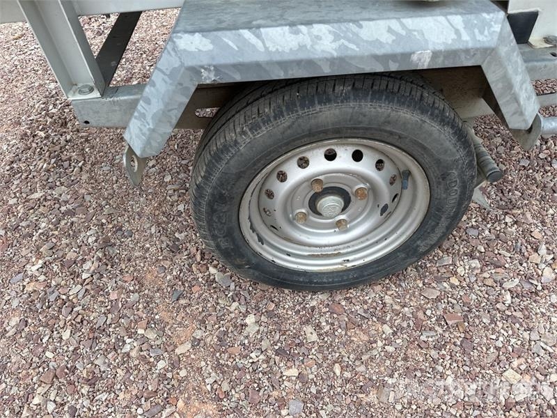 Bugnot BVN56 Tow-Behind Broyeur A Branche Wood Chipper Flishuggar