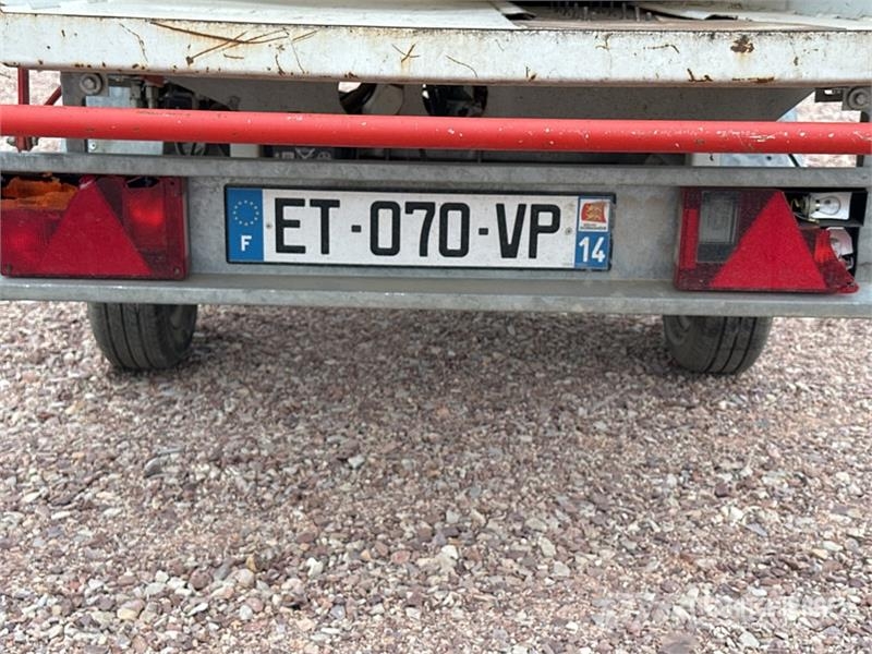 Bugnot BVN56 Tow-Behind Broyeur A Branche Wood Chipper Flishuggar
