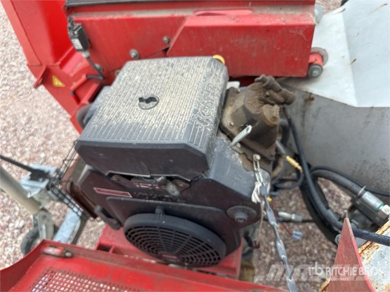 Bugnot BVN56 Tow-Behind Broyeur A Branche Wood Chipper Flishuggar