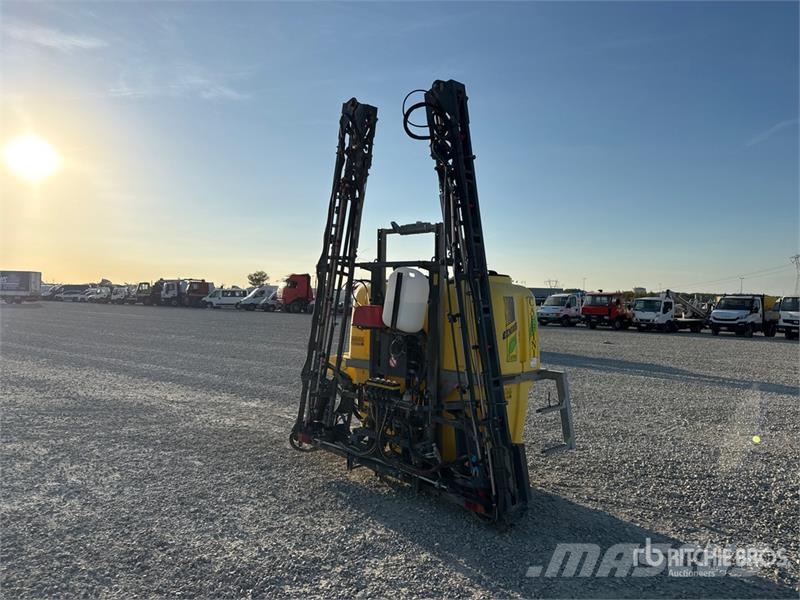 Caffini Genius 1000 3-Point Hitch Sprayer Çekilir pülverizatörler