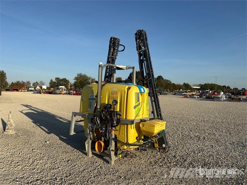 Caffini Genius 1000 3-Point Hitch Sprayer Çekilir pülverizatörler