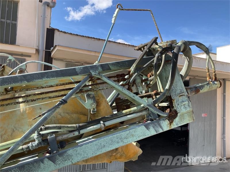 Caffini PRESTIGE 2200V 24 m S/A Pull-Type Sprayer Çekilir pülverizatörler