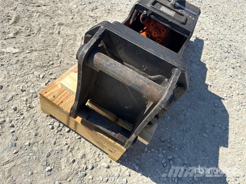 Cangini CB250 Hydraulic Breaker Hidrauliniai kūjai / Trupintuvai