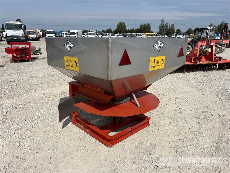  Carpo Fertilizer Spreader Пръскачки на торове