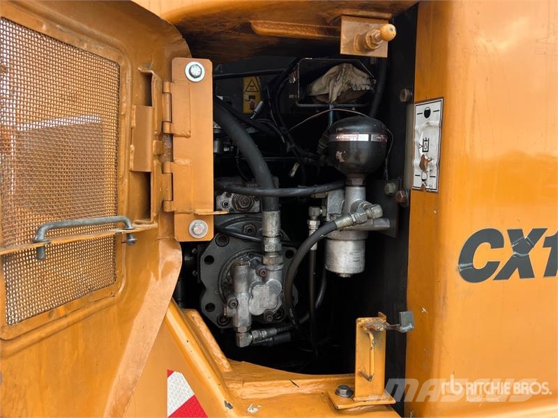 CASE 135SR Tracked Excavator 大型油圧ショベル12t以上(パワーショベル・ユンボ)