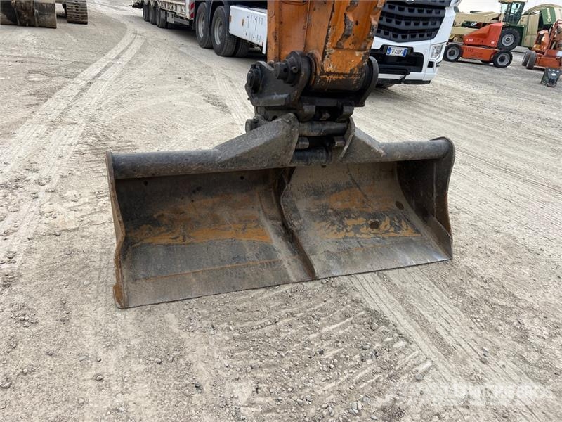 CASE 135SR Tracked Excavator 大型油圧ショベル12t以上(パワーショベル・ユンボ)
