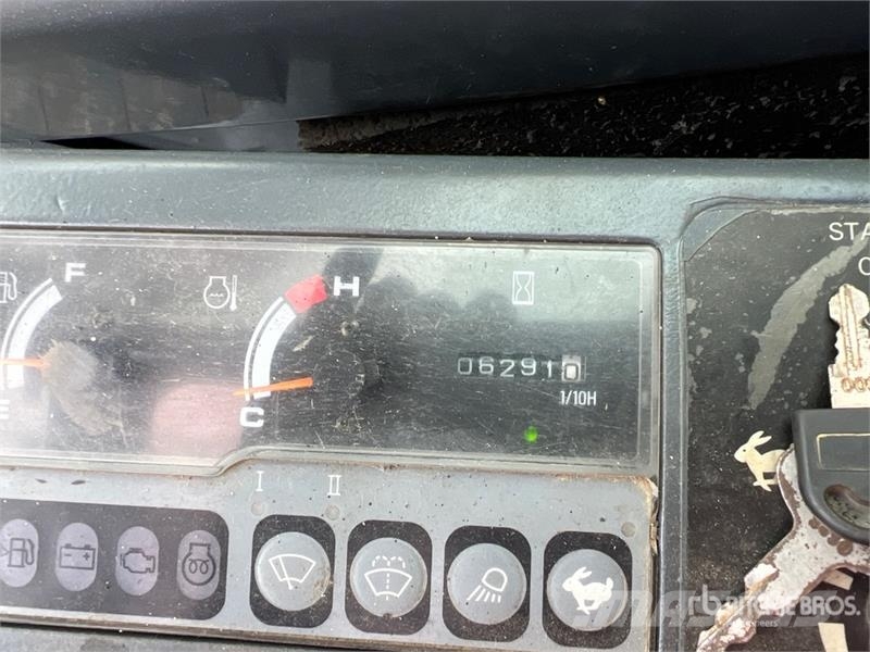 CASE 135SR Tracked Excavator 大型油圧ショベル12t以上(パワーショベル・ユンボ)