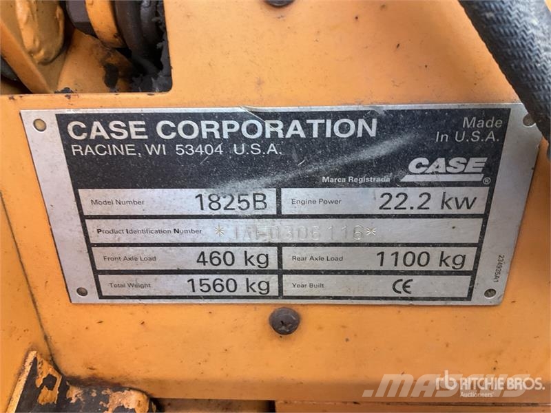 CASE 1825B Krautuvai su šoniniu pasukimu