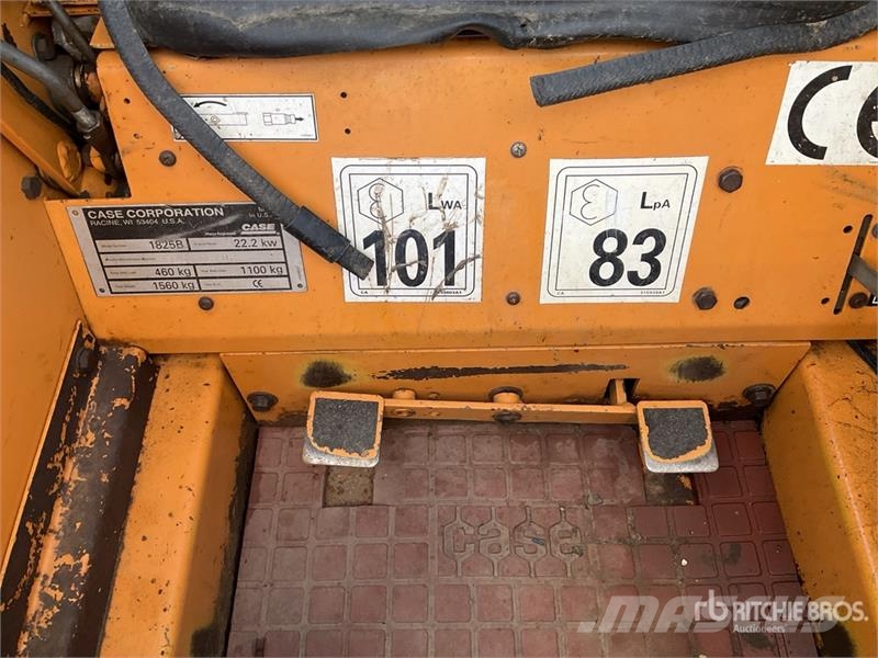 CASE 1825B Krautuvai su šoniniu pasukimu