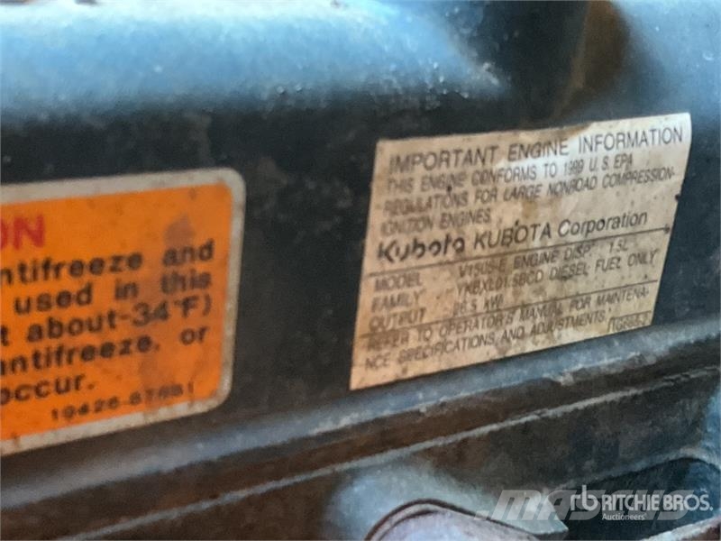 CASE 1825B Krautuvai su šoniniu pasukimu