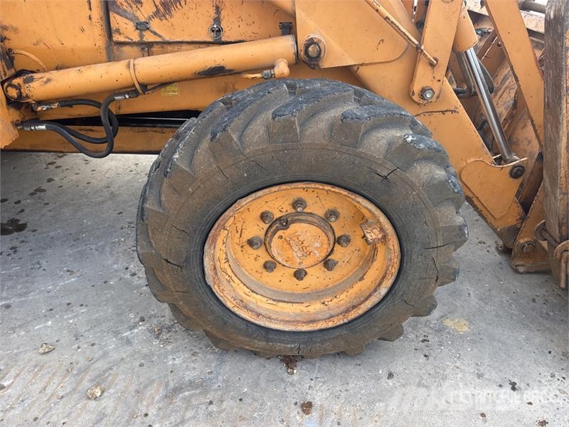 CASE 580G 4x4 Chargeuse Pelleteuse Backhoe Loader Rýpadlo-nakladače