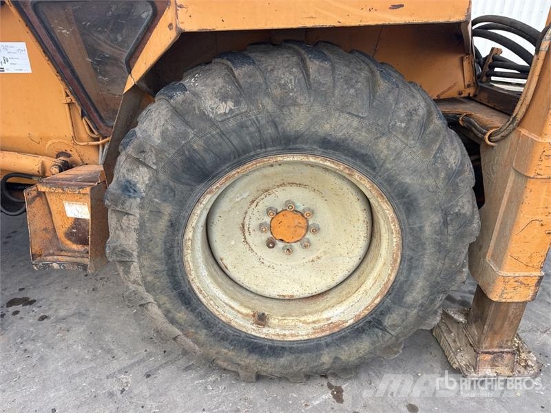 CASE 580G 4x4 Chargeuse Pelleteuse Backhoe Loader Rýpadlo-nakladače