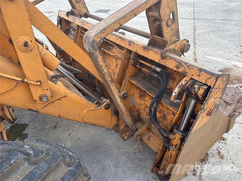 CASE 580G 4x4 Chargeuse Pelleteuse Backhoe Loader Rýpadlo-nakladače