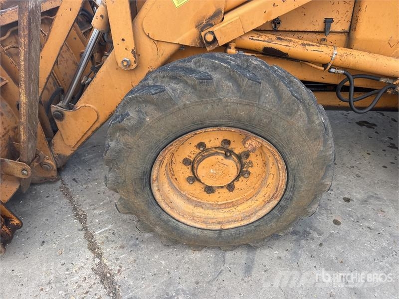 CASE 580G 4x4 Chargeuse Pelleteuse Backhoe Loader Rýpadlo-nakladače