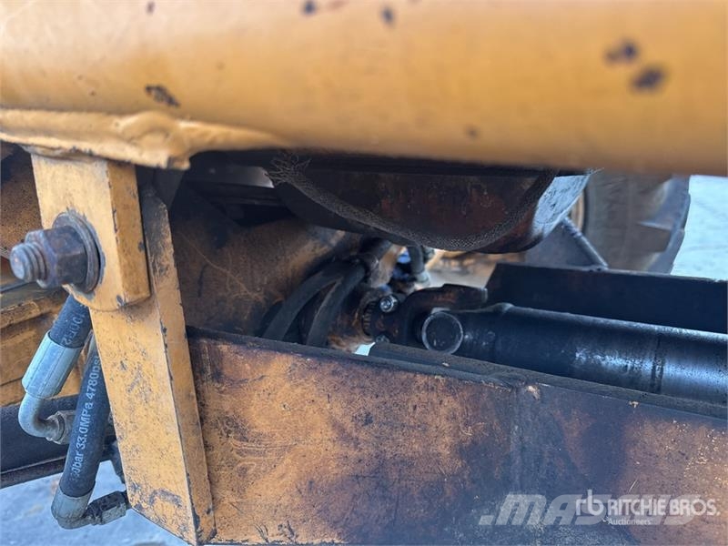 CASE 580G 4x4 Chargeuse Pelleteuse Backhoe Loader Rýpadlo-nakladače