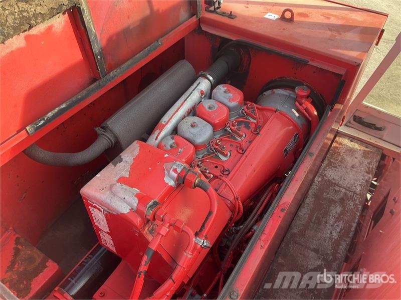CASE 61 P Wheel Excavator Wielgraafmachines