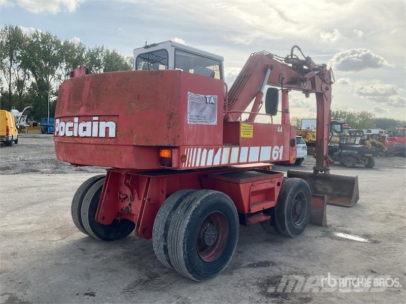 CASE 61 P Wheel Excavator Wielgraafmachines
