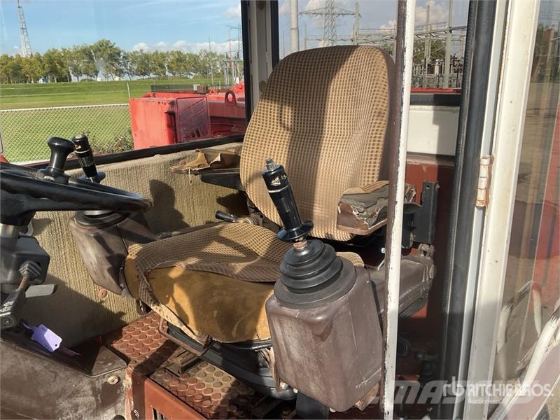 CASE 61 P Wheel Excavator Wielgraafmachines