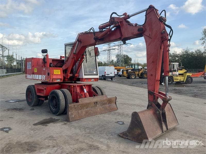 CASE 61 P Wheel Excavator Wielgraafmachines