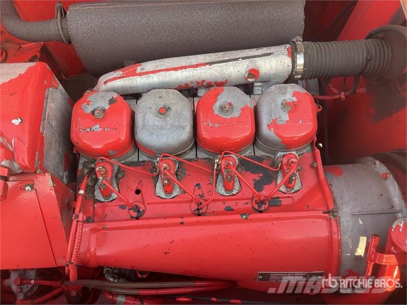 CASE 61 P Wheel Excavator Wielgraafmachines