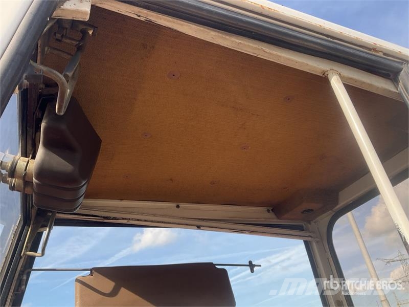 CASE 61 P Wheel Excavator Wielgraafmachines
