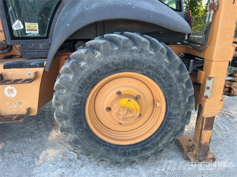 CASE 695 Super R 4x4x4 Chargeuse-Pelleteuse 4x4x4 Backh Rýpadlo-nakladače
