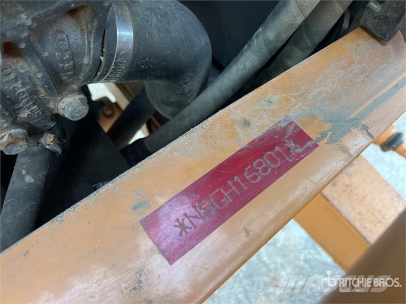 CASE 695 Super R 4x4x4 Chargeuse-Pelleteuse 4x4x4 Backh Rýpadlo-nakladače