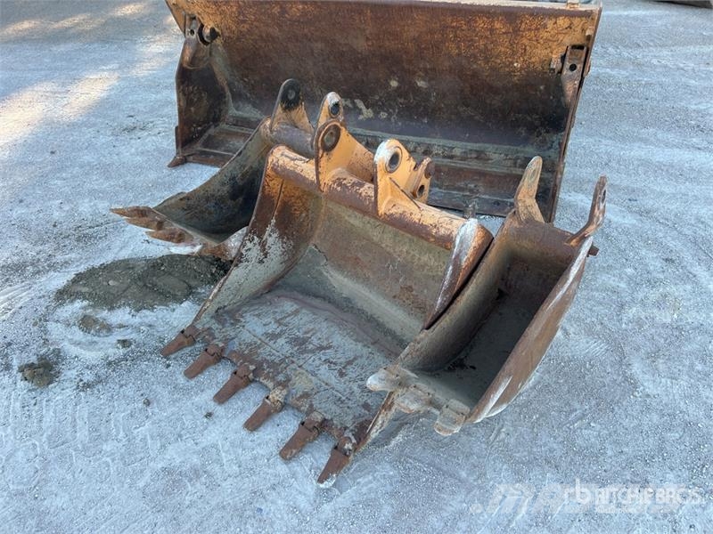 CASE 695 Super R 4x4x4 Chargeuse-Pelleteuse 4x4x4 Backh Rýpadlo-nakladače