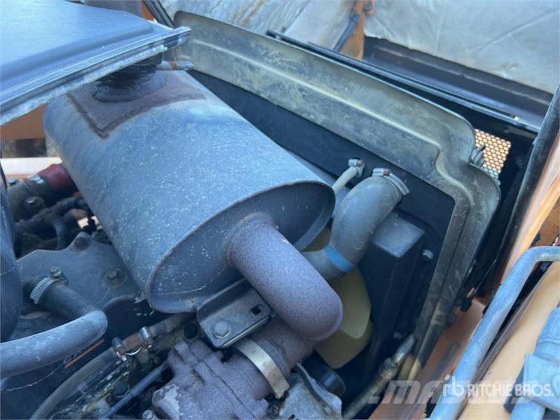 CASE 695 Super R 4x4x4 Chargeuse-Pelleteuse 4x4x4 Backh Rýpadlo-nakladače