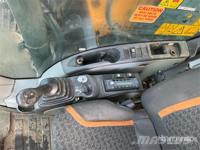 CASE CX130D Tracked Excavator Escavadoras de rastos