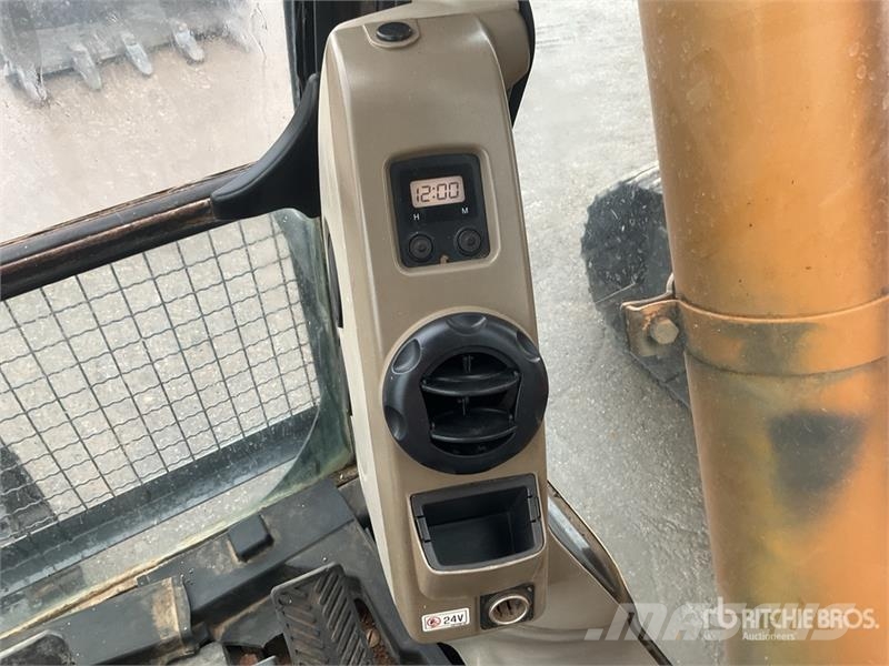 CASE CX240 Lánctalpas kotrók