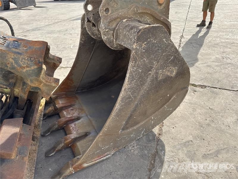 CASE CX250D Pelle Sur Chenille Tracked Excavator Bagri goseničarji