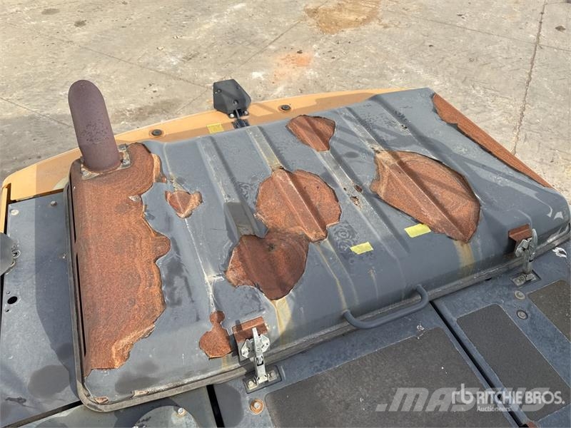 CASE CX250D Pelle Sur Chenille Tracked Excavator Bagri goseničarji