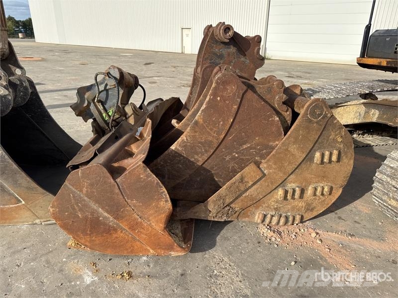 CASE CX250D Pelle Sur Chenille Tracked Excavator Bagri goseničarji