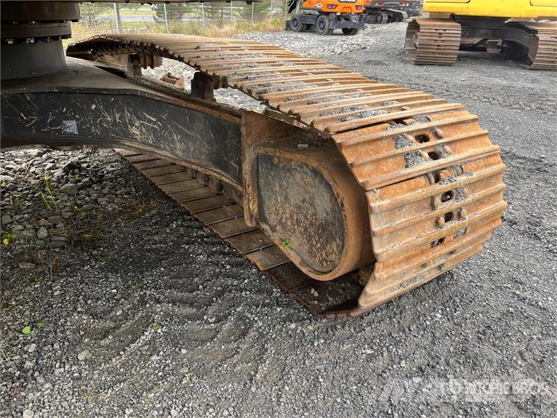 CASE CX250D Tracked Excavator Kāpurķēžu ekskavatori