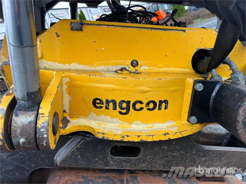 CASE CX250D Tracked Excavator Kāpurķēžu ekskavatori