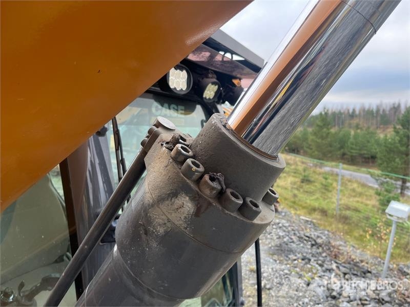 CASE CX250D Tracked Excavator Kāpurķēžu ekskavatori