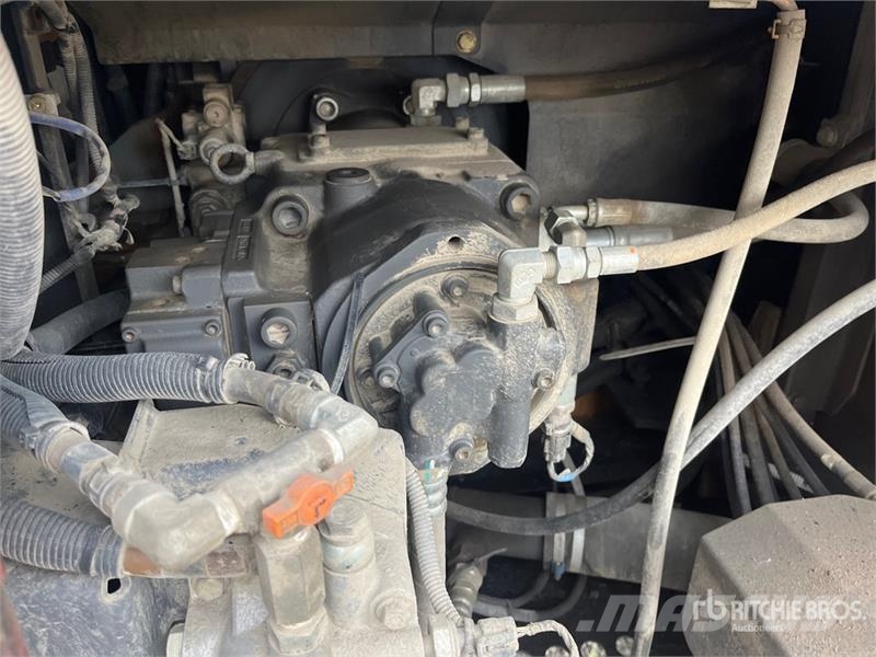CASE CX250D Tracked Excavator Kāpurķēžu ekskavatori