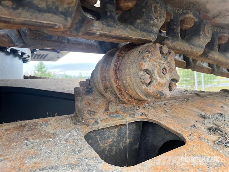 CASE CX250D Tracked Excavator Kāpurķēžu ekskavatori