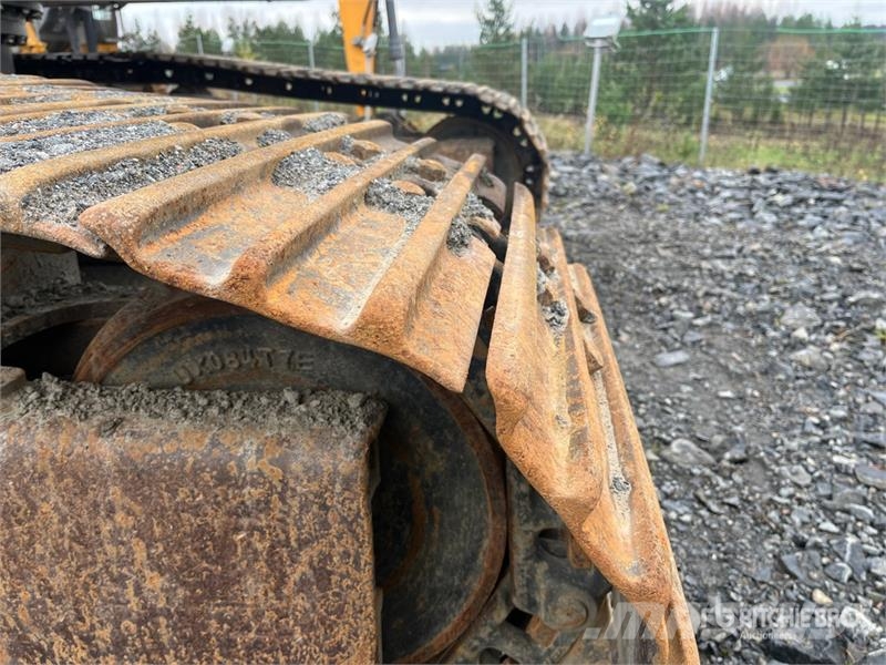 CASE CX250D Tracked Excavator Kāpurķēžu ekskavatori