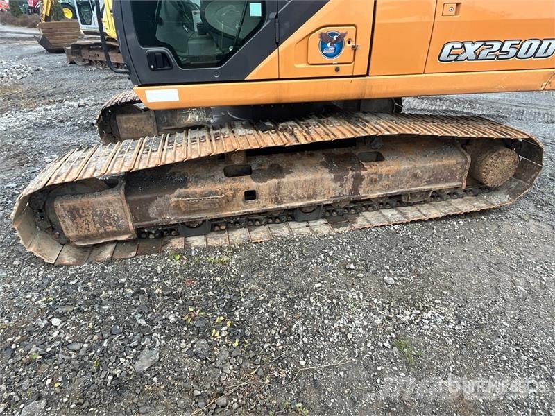 CASE CX250D Tracked Excavator Kāpurķēžu ekskavatori
