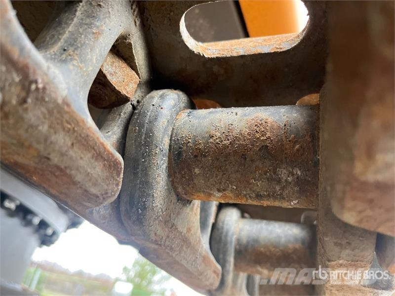 CASE CX250D Tracked Excavator Kāpurķēžu ekskavatori