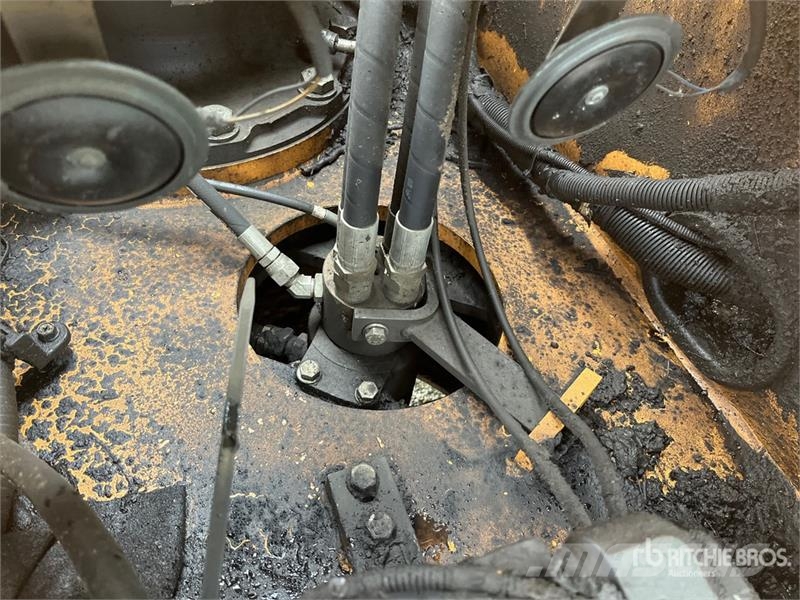 CASE CX250D Tracked Excavator Kāpurķēžu ekskavatori