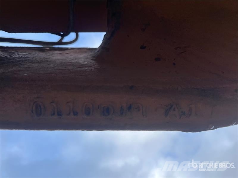 CASE CX250D Tracked Excavator Kāpurķēžu ekskavatori