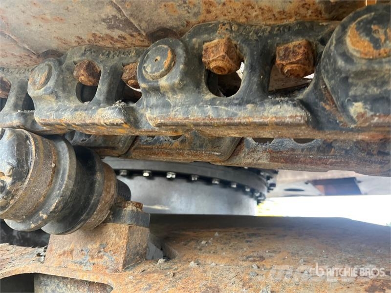 CASE CX250D Tracked Excavator Kāpurķēžu ekskavatori