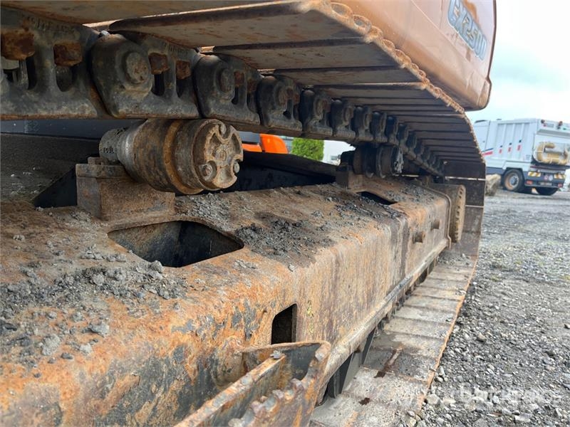 CASE CX250D Tracked Excavator Kāpurķēžu ekskavatori