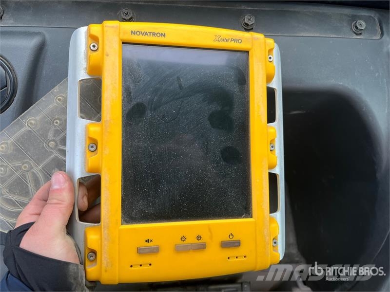 CASE CX250D Tracked Excavator Kāpurķēžu ekskavatori