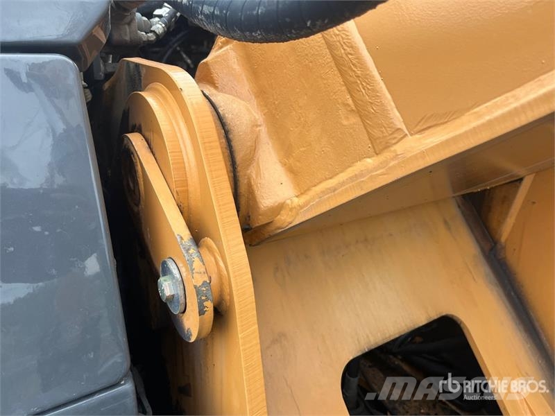 CASE CX250D Tracked Excavator Kāpurķēžu ekskavatori