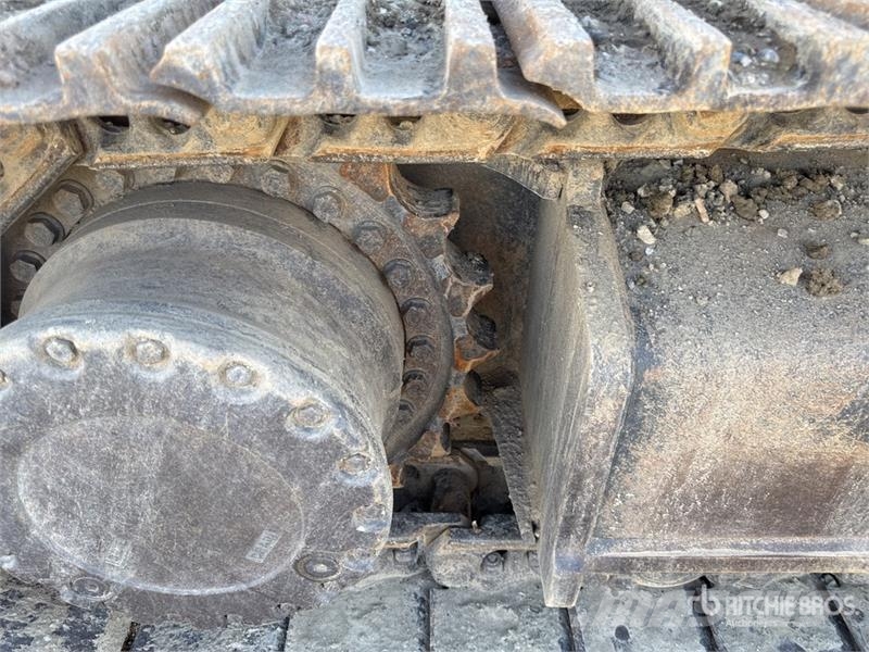 CASE CX300D Tracked Excavator Pásové rýpadlá